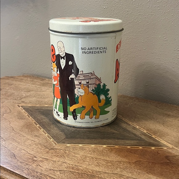 Vintage Annie Cookie Tin - Picture 4 of 7